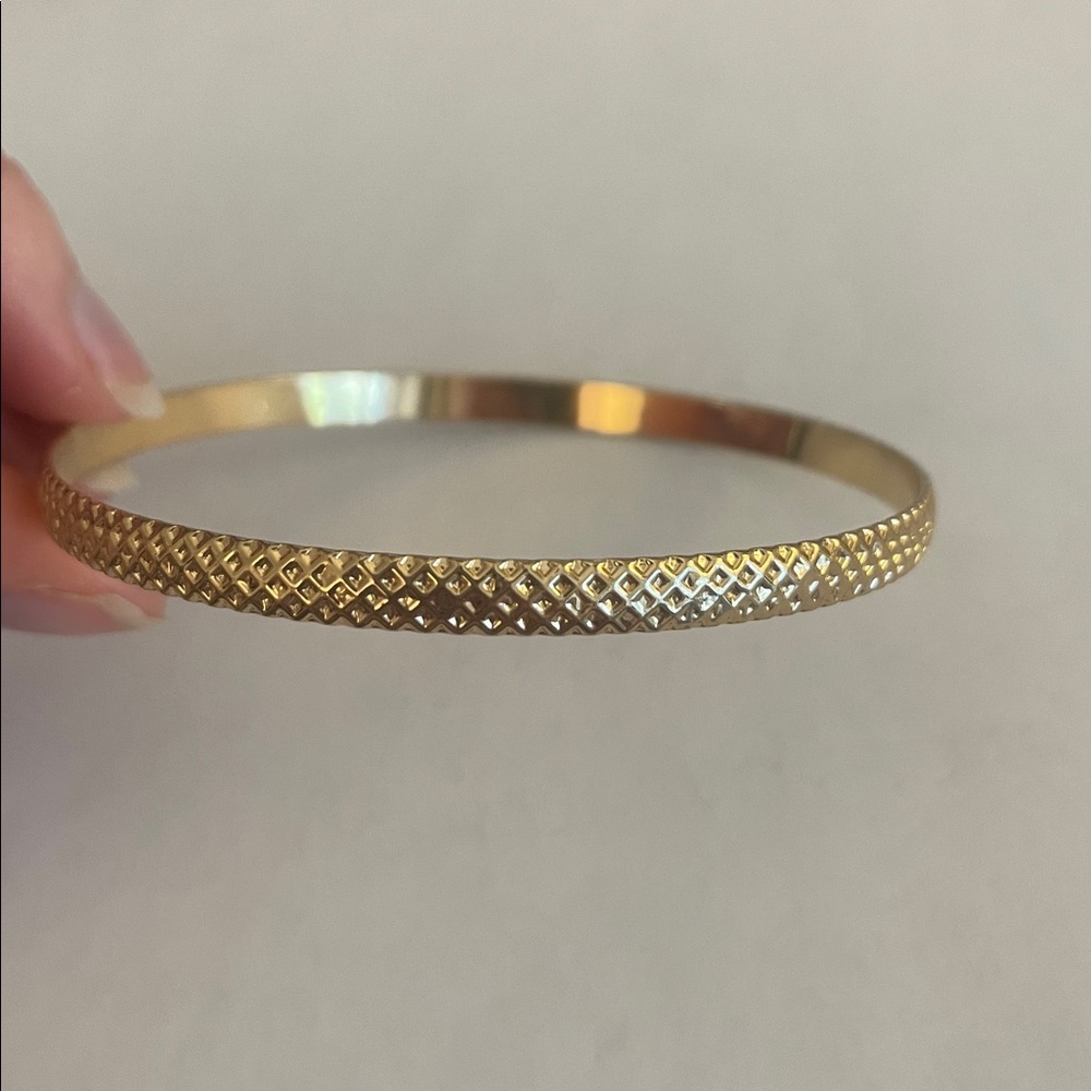 FREE with orders over $10 - Gold Tone Bangle